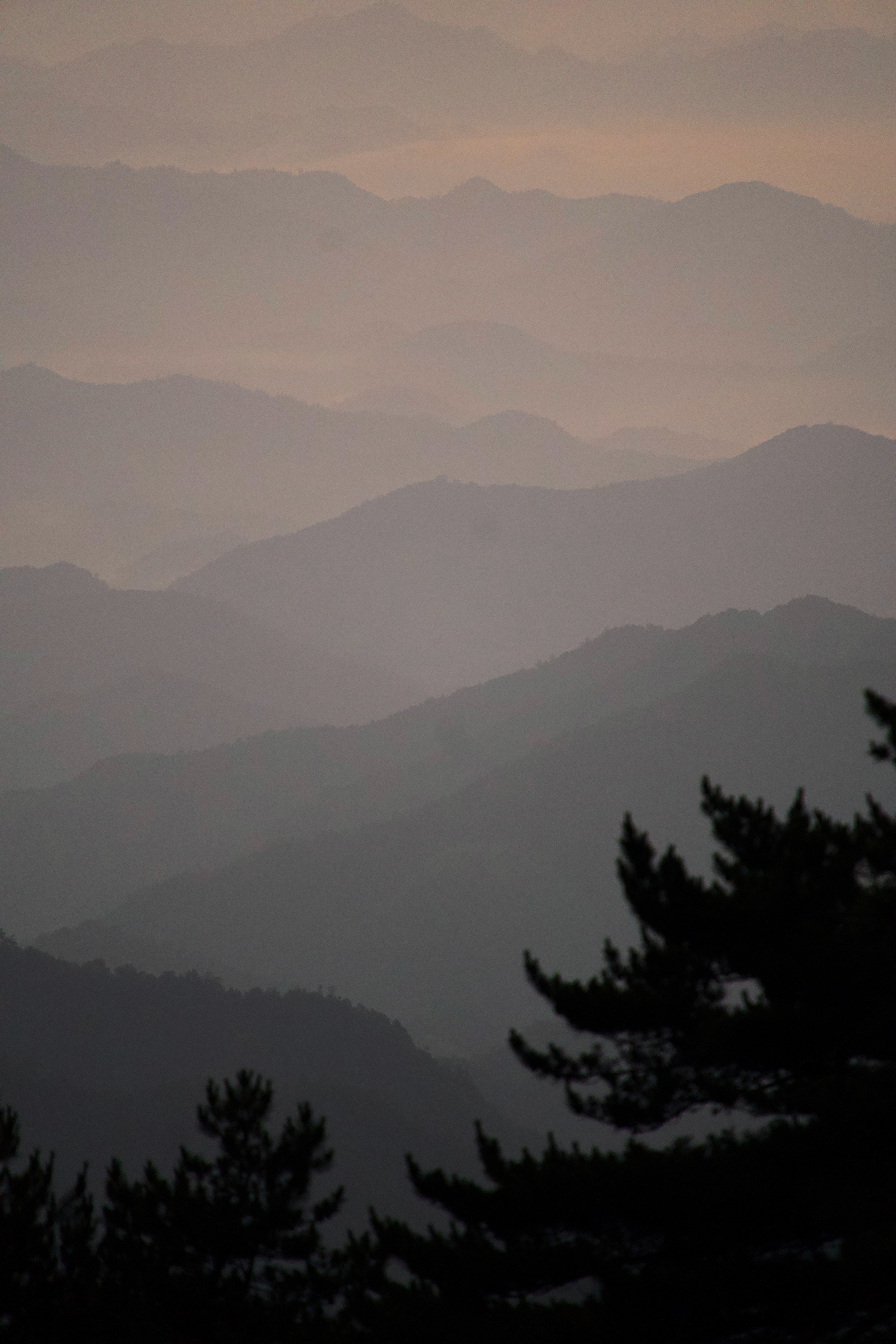 暮色山岚