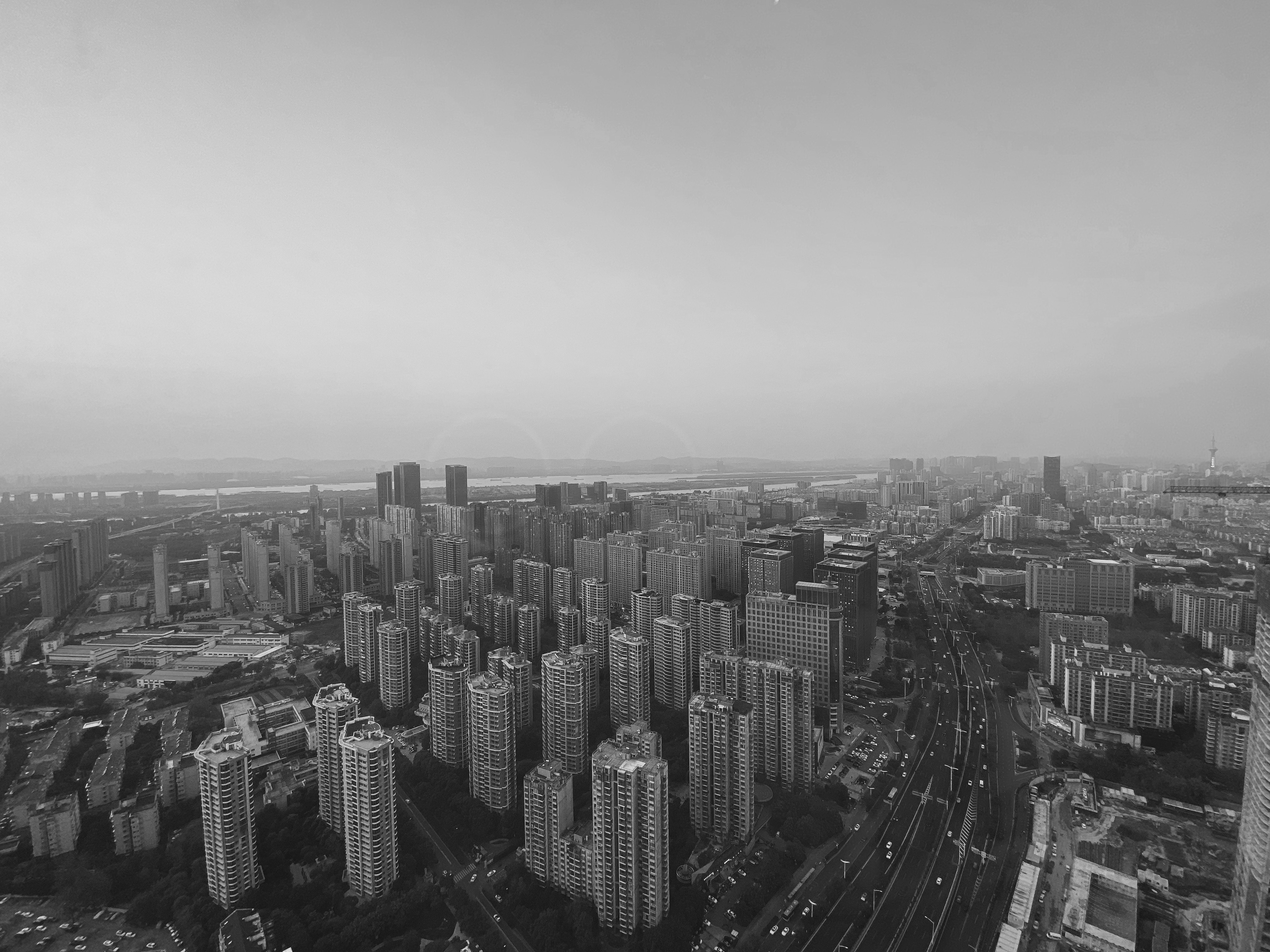 雾霭中的沉默