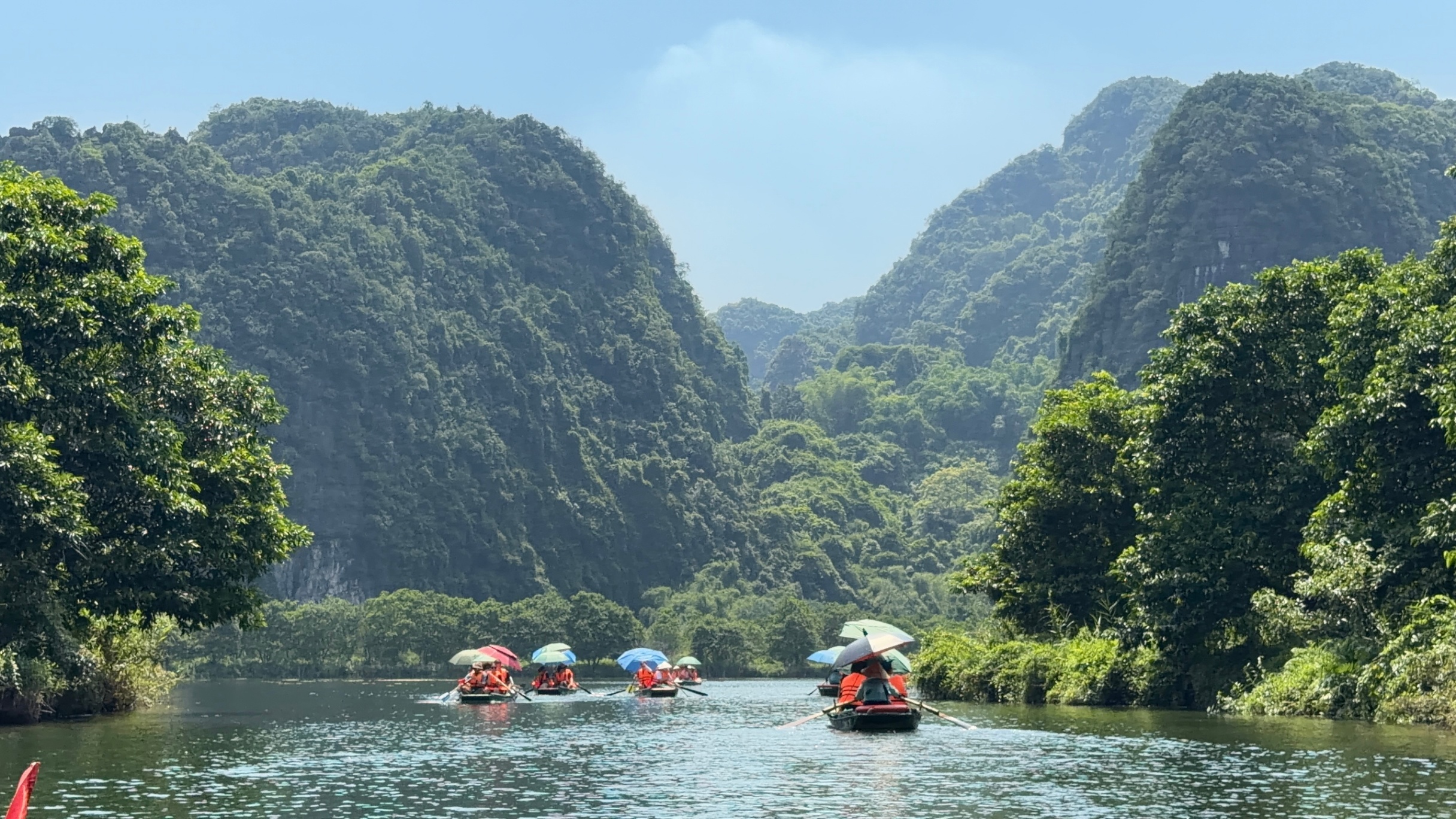 青山绿水竹筏游